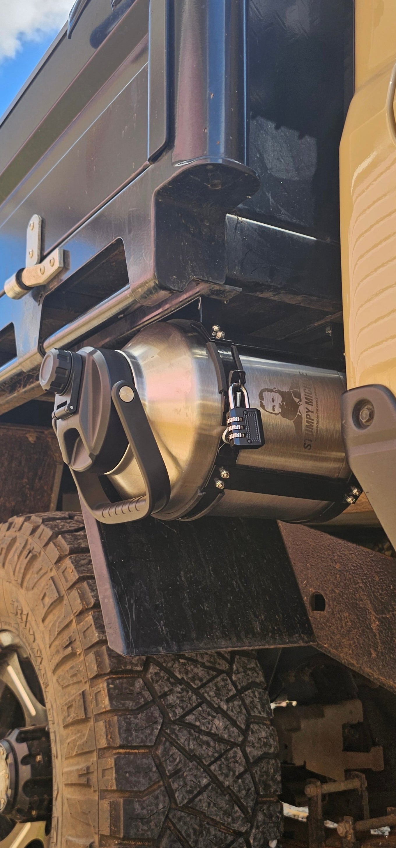 Stumpy Michael Bottle holder under the car. 