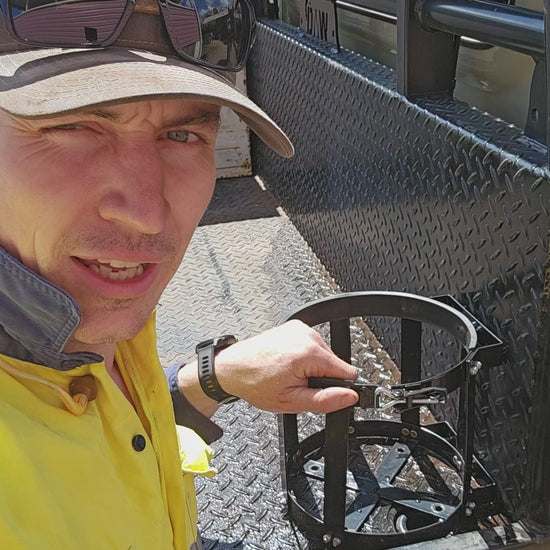 Mounting bottle holder 